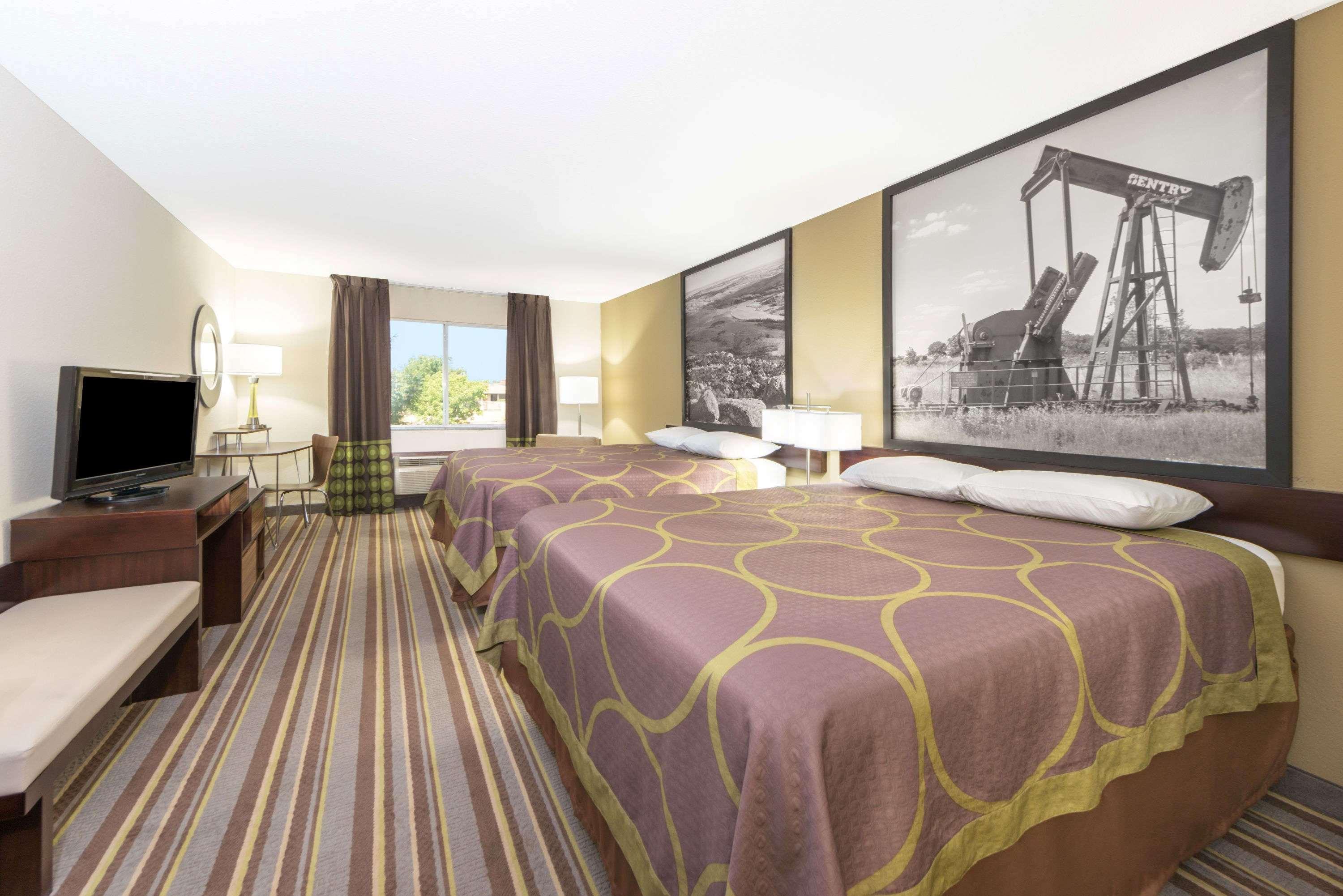 Super 8 by Wyndham Perry - photo 2