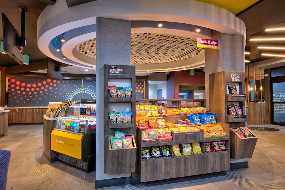 Tru by Hilton San Antonio at the Rim - photo 25