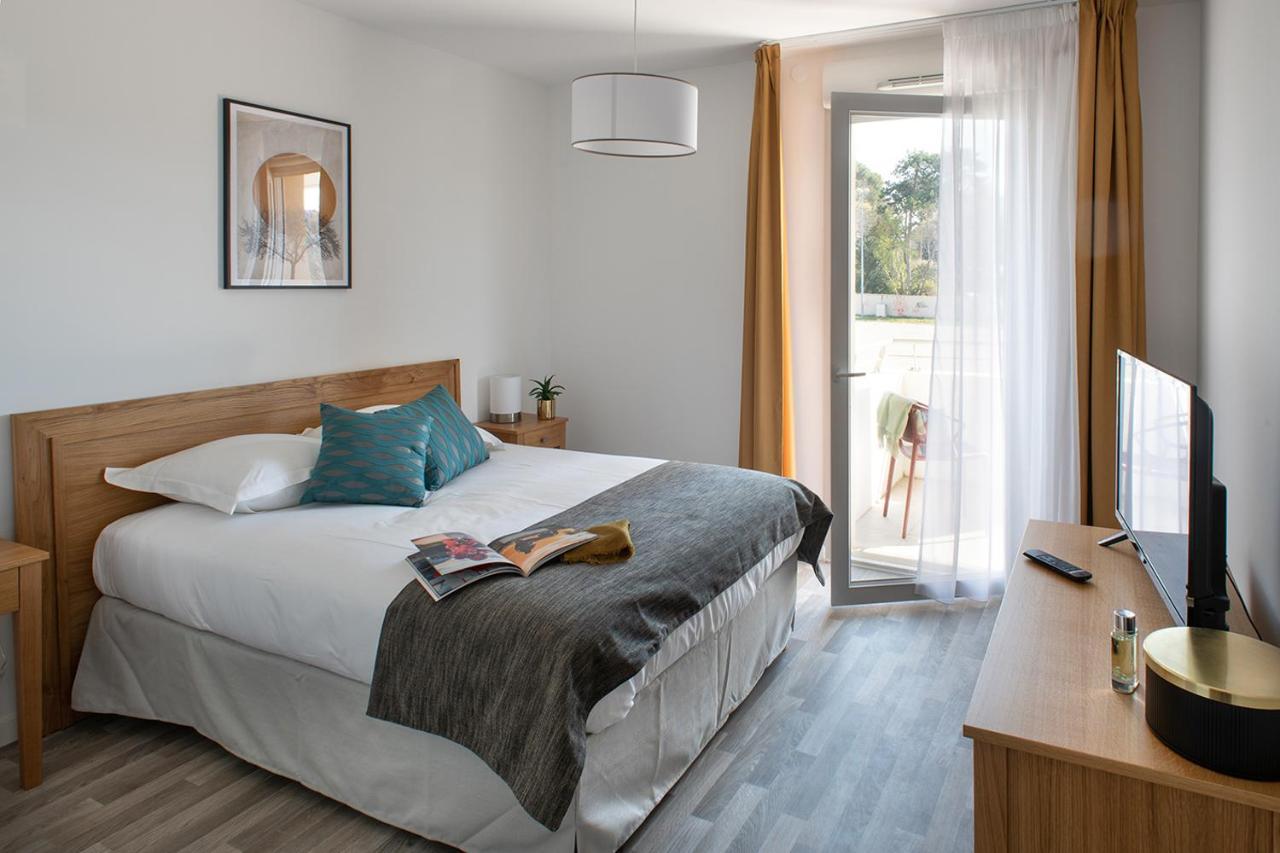 Domitys Les Tourmalines — 4-Star Luxury Hotel in Carpentras, France