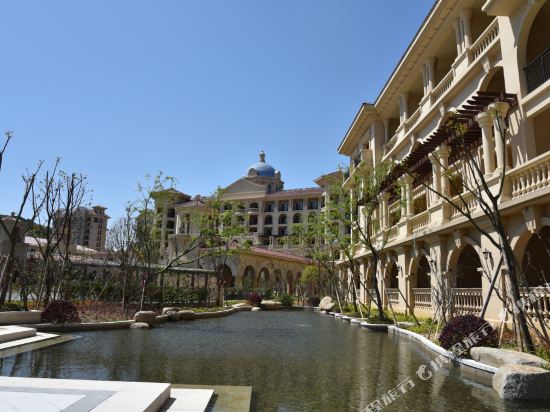 Workers' Sanatorium - carbon neutral hotel in Menghai