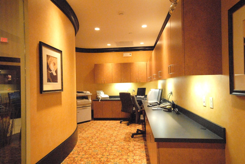 Hilton Garden Inn Terre Haute - photo 14