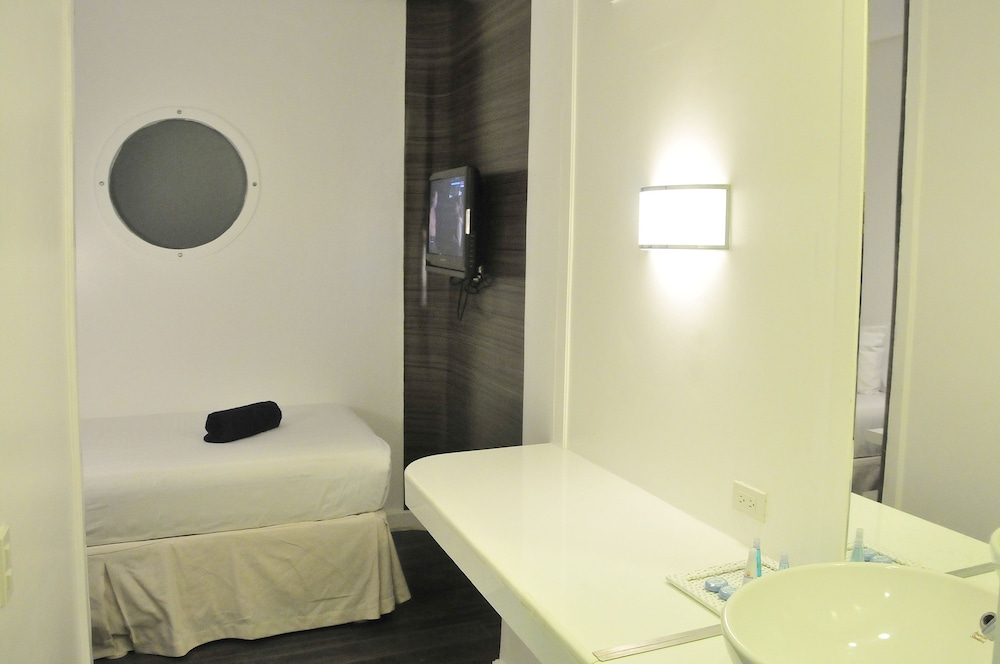Ellis Ecotel — Legaspi — photo 3