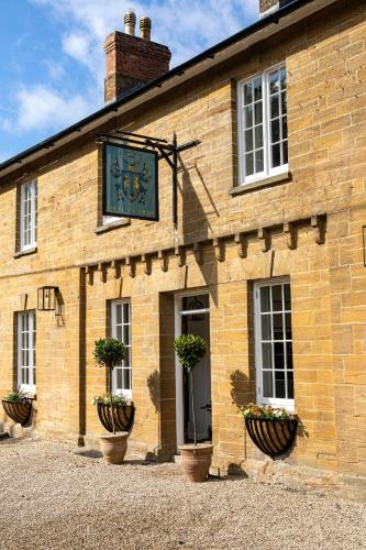 The Queens Arms — hotel in Sherborne
