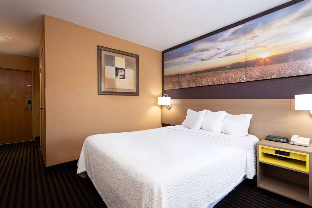 Days Inn by Wyndham Anderson IN - photo 18