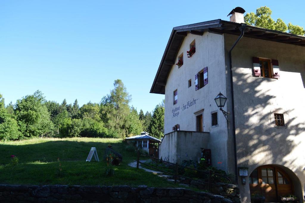 Hotel Zur Kirche — Magre Sulla Strada Del Vino