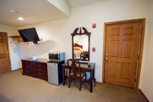 Sutton Inn - photo 25