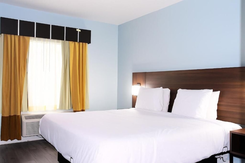 Florence Inn and Suites - photo 17