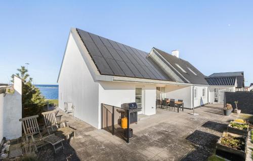 4 Bedroom Stunning Home In Glesborg — 5-Star Luxury Hotel in None, Denmark