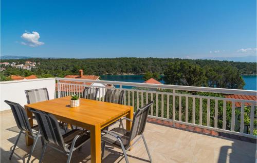 Gorgeous Apartment In Vrboska — 4-Star Luxury Hotel in Jelsa, Croatia