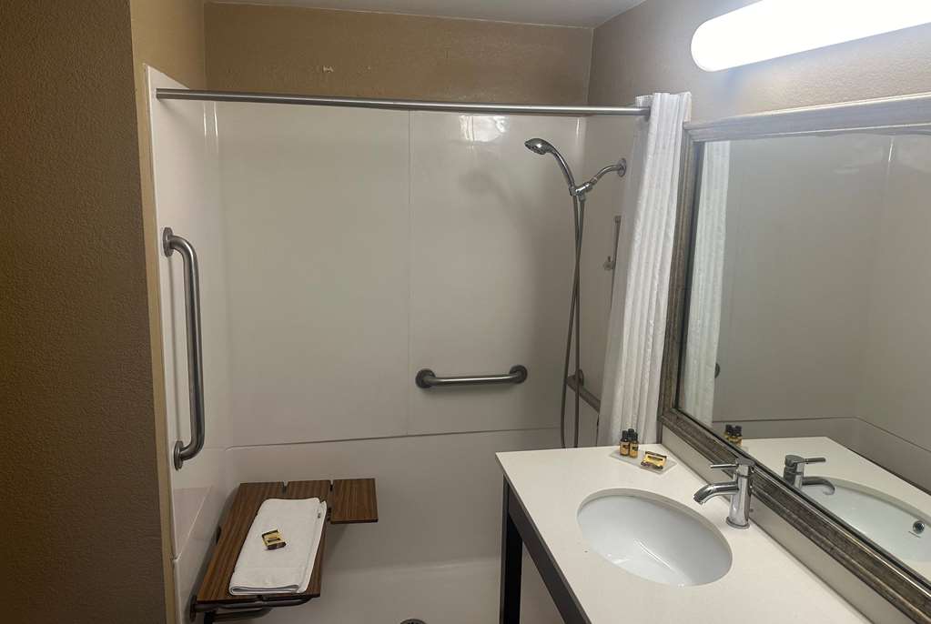 Wingate by Wyndham Harrisburg Near Hershey - photo 15