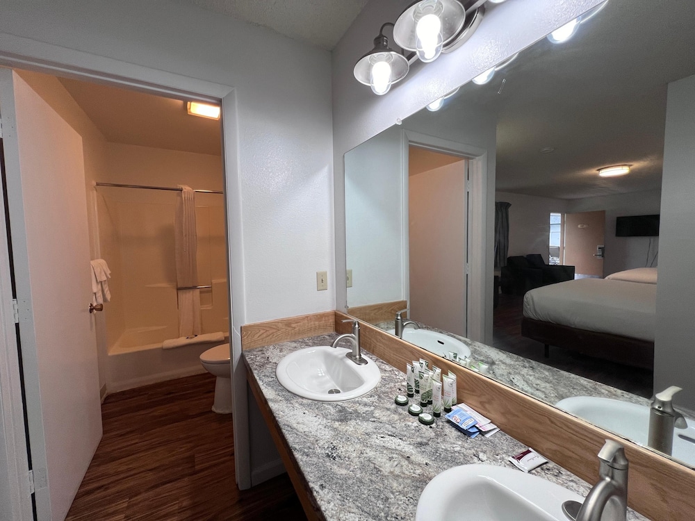Sunrise Motor Inn - photo 28