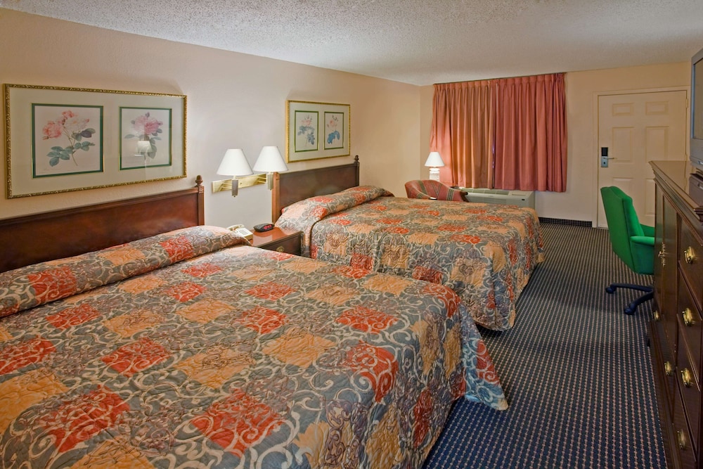 Americas Best Value Inn Laredo - photo 9