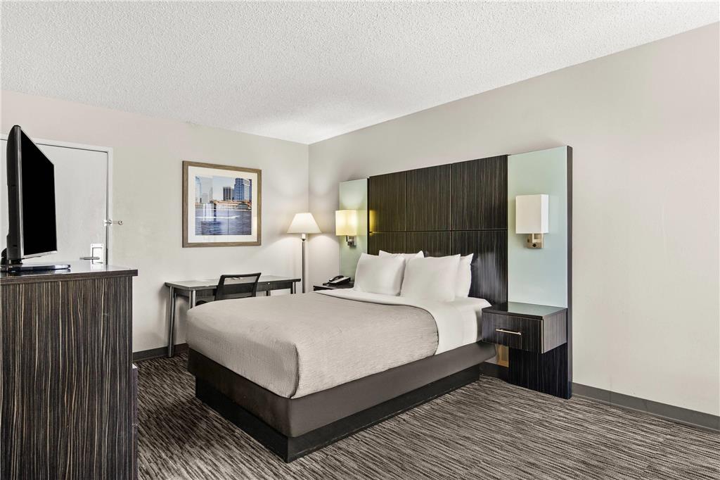 Quality Inn Jacksonville Orange Park near Naval Air Station - photo 17