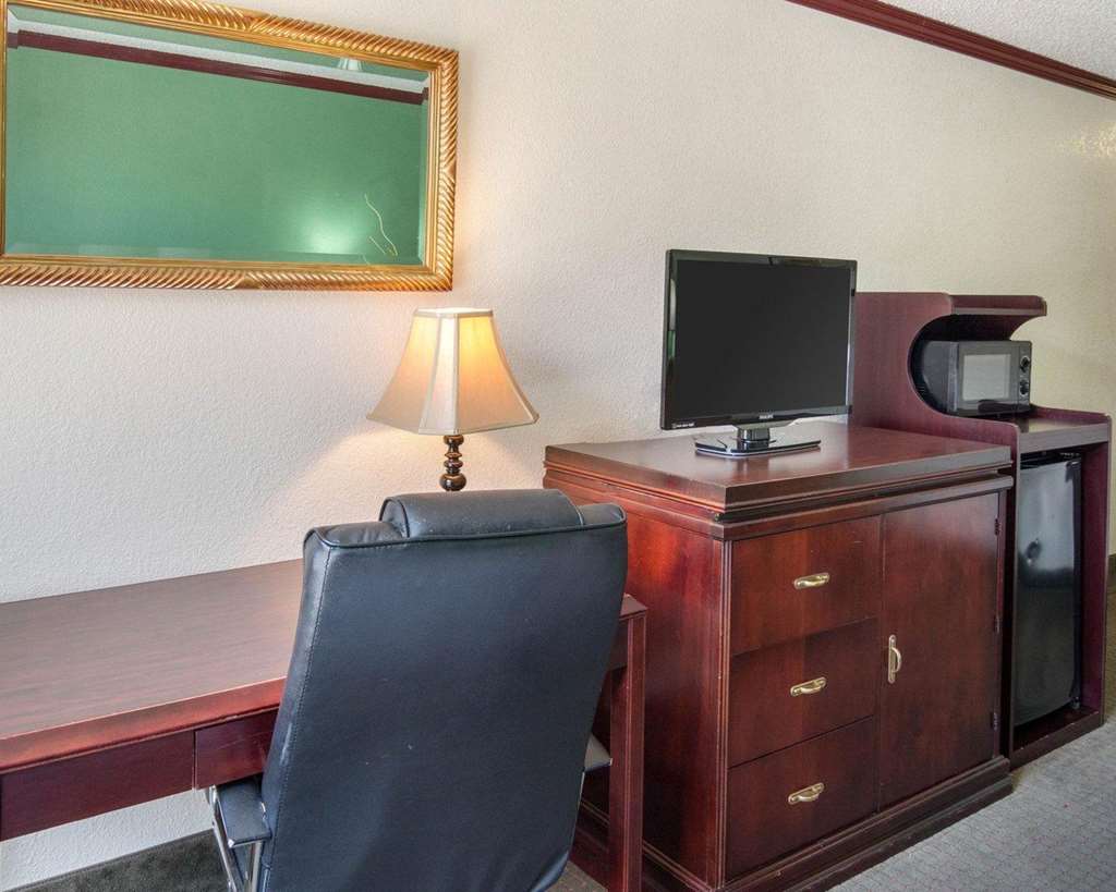 Quality Inn Shreveport Airport - photo 12