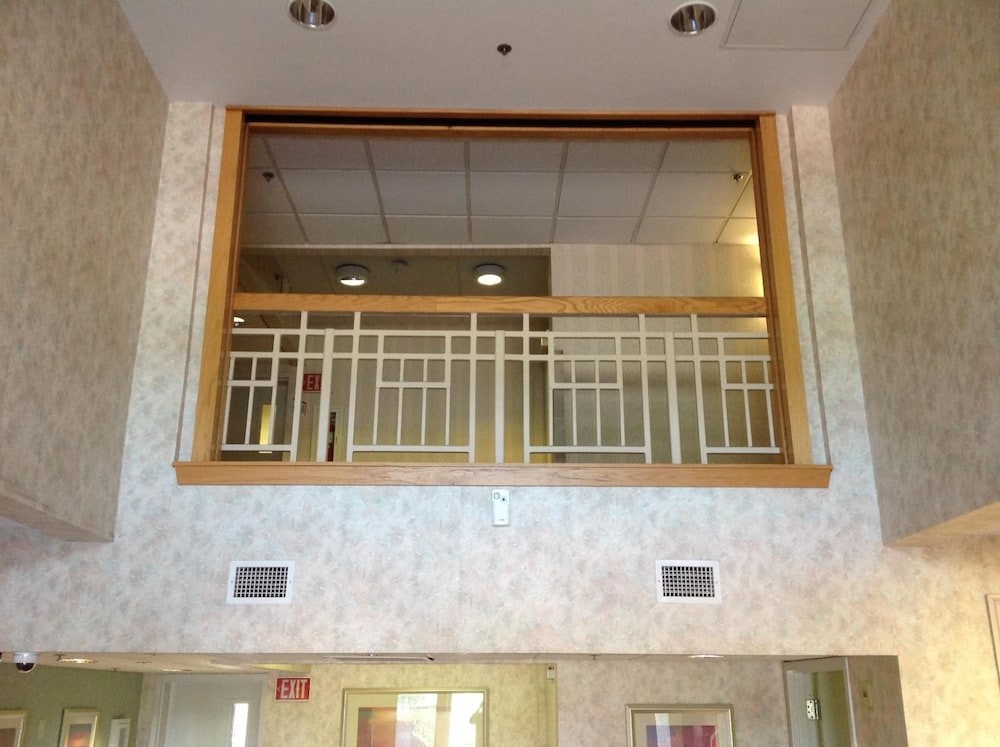 Plano Inn & Suites - photo 37