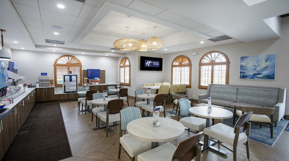 Holiday Inn Express North Palm Beach Oceanview by IHG - photo 79