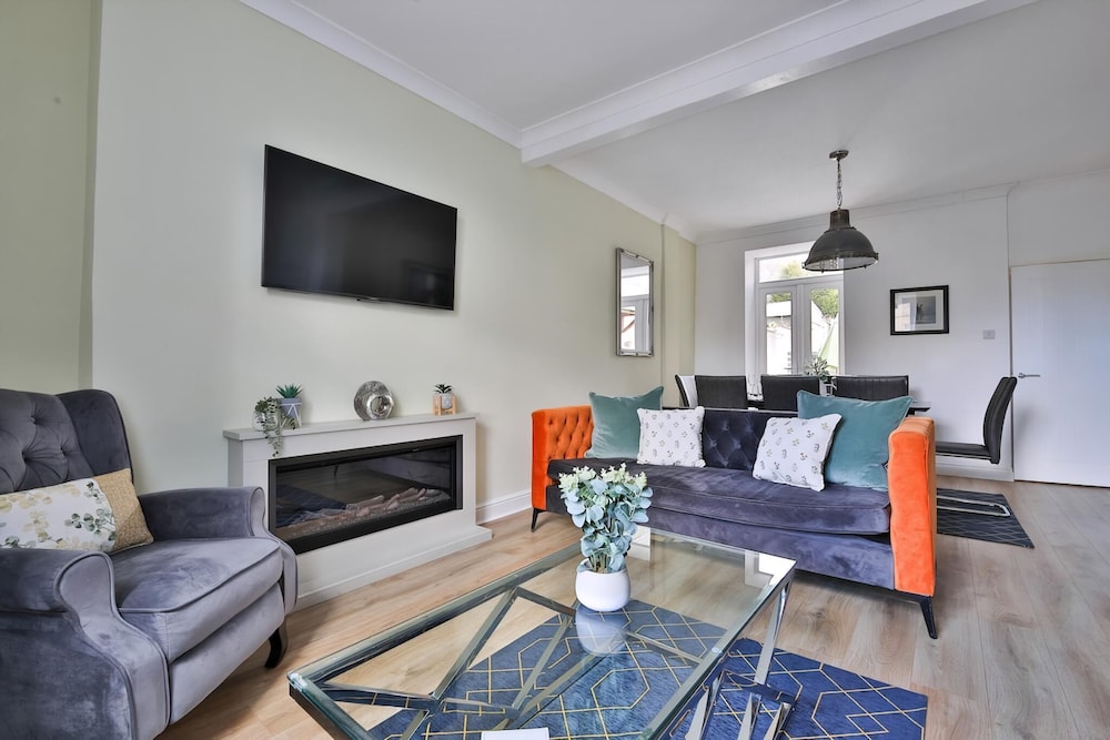 Neath Valley Family Haven Near Waterfalls — hotel in Neath