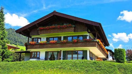 Ferienwohnung Froböse — 4-Star Luxury Hotel in Reit Im Winkl, Germany