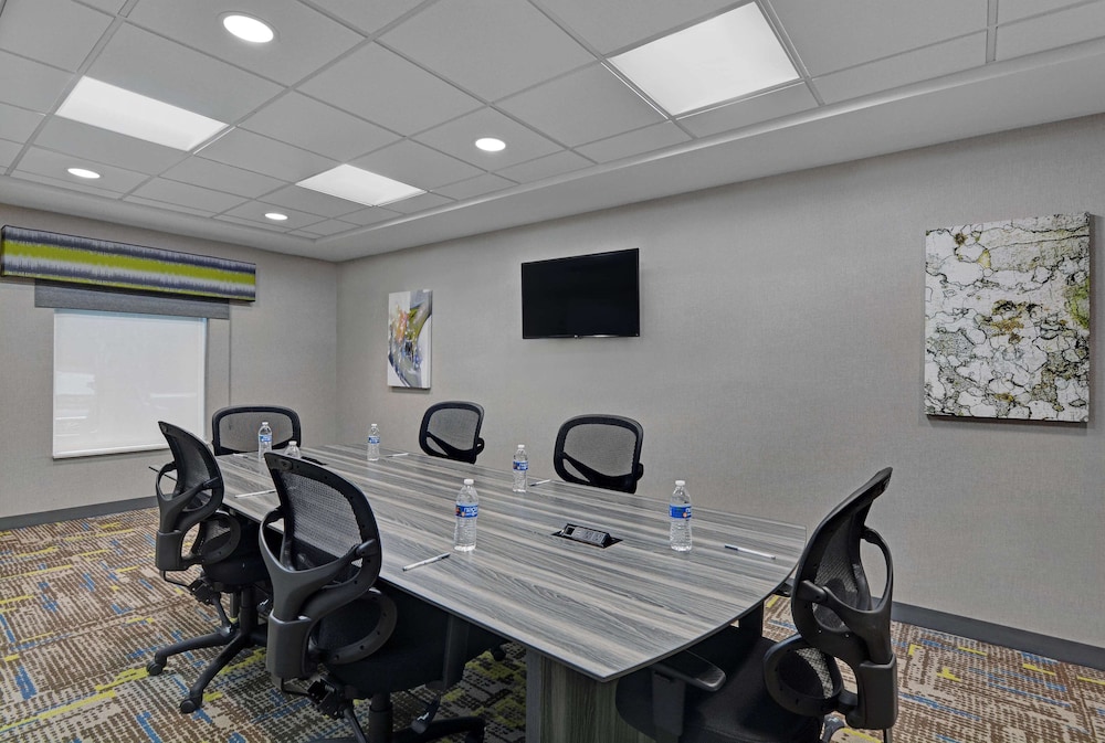 Hampton Inn & Suites MacClenny I 10 - photo 42