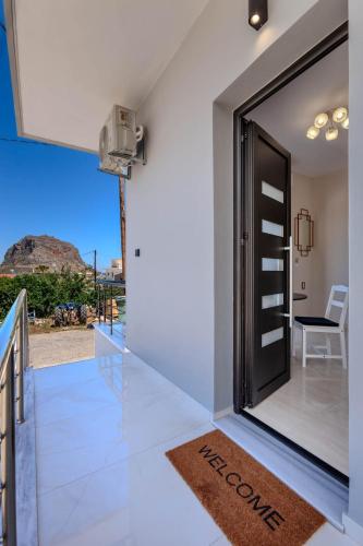 Liθos Monemvasia — 4-Star Luxury Hotel in Gefyra, Greece