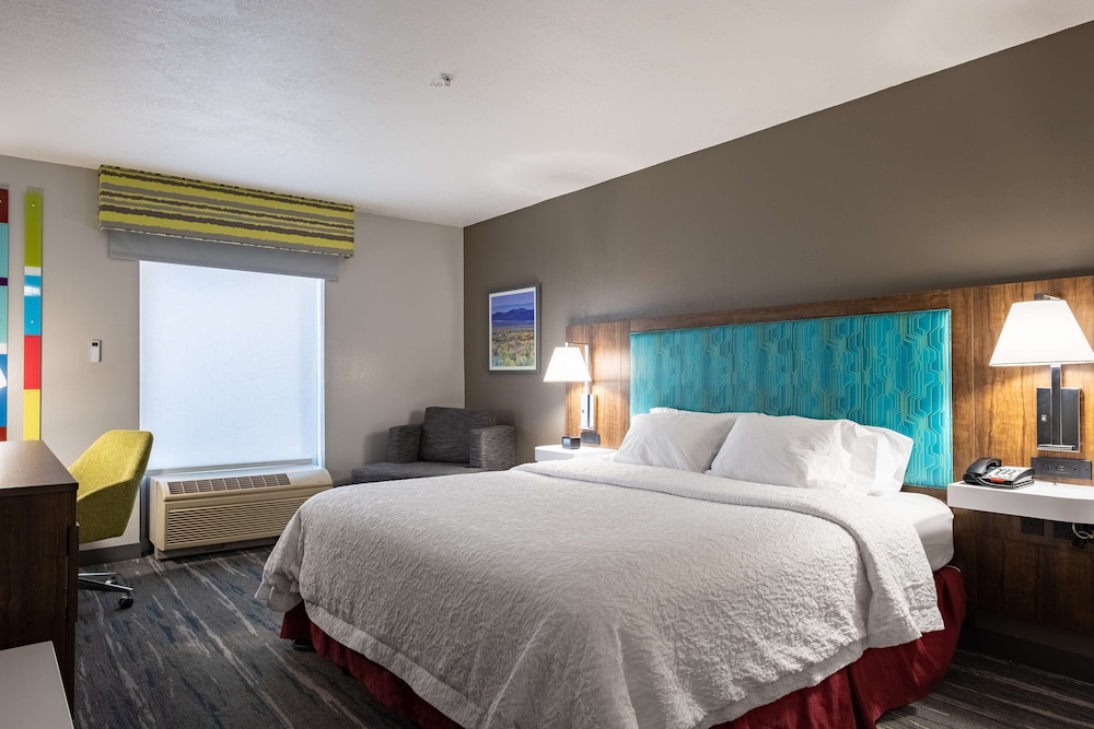 Hampton Inn Richfield - photo 10