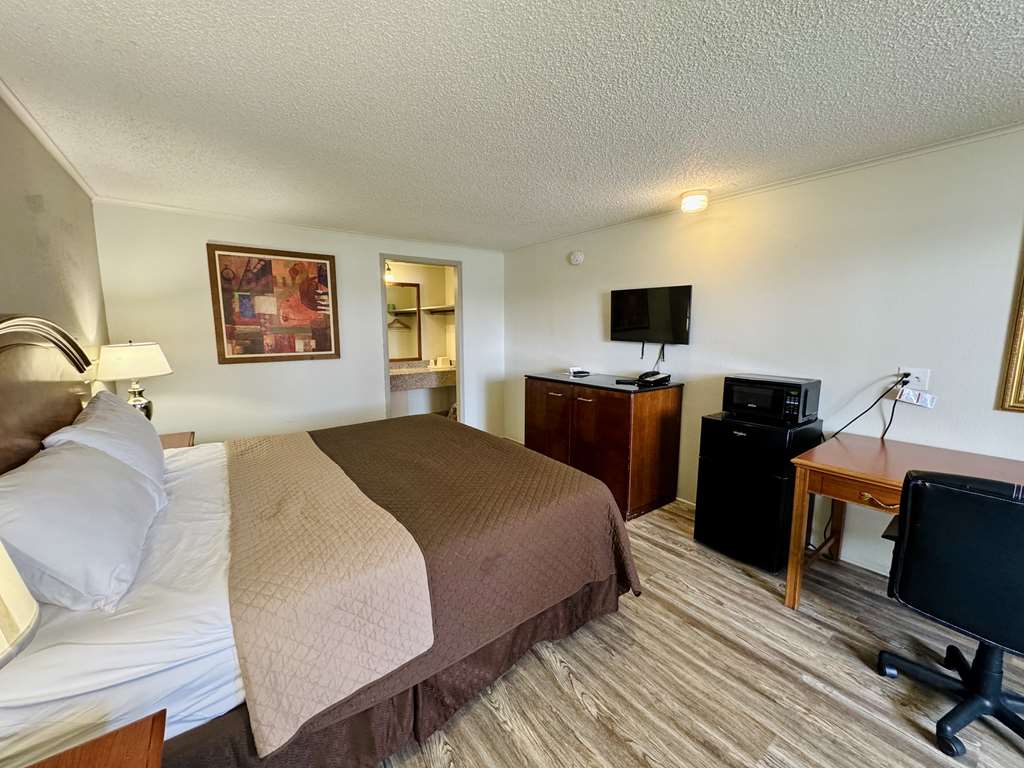 Knights Inn Bridgeport Frankenmuth - photo 15