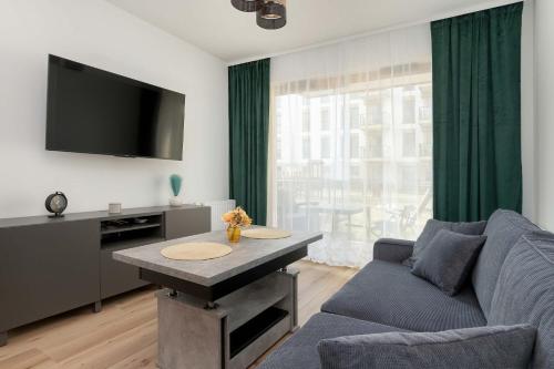 Sunny & Charming Garden Apartment with Parking by Noclegi Renters — 4-Star Luxury Hotel in Gdansk, Poland