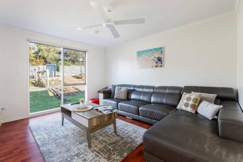 Coastal Grove Sunlit Stay near Beach and Hot Springs — hotel in Tootgarook