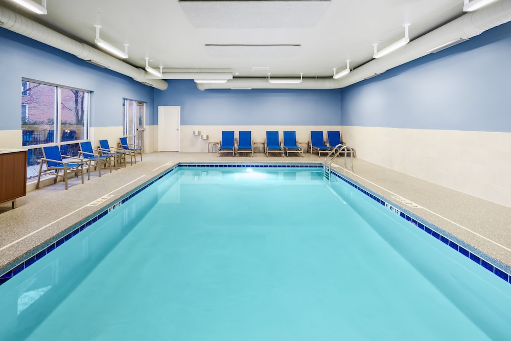 Holiday Inn Express & Suites Chicago North Shore Niles by IHG - photo 24