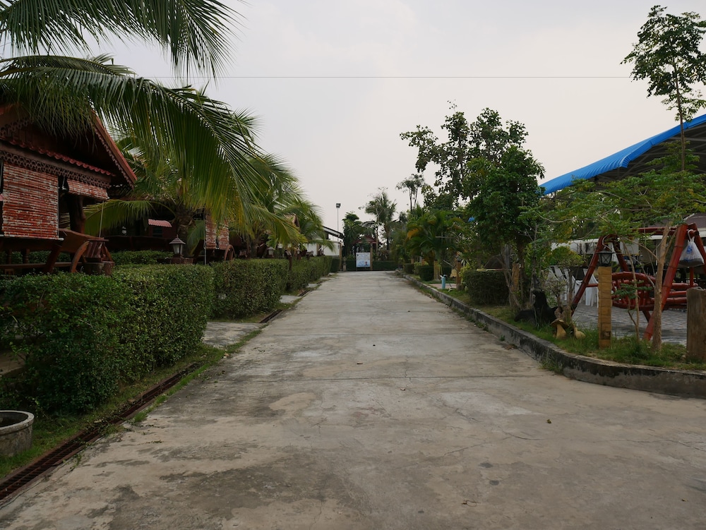 99 Resort in Huai Rat, Thailand