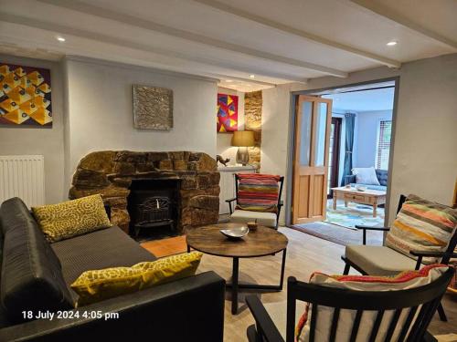 Spacious Farmhouse between St Agnes & Porthowan — 4-Star Luxury Hotel in Truro, United Kingdom
