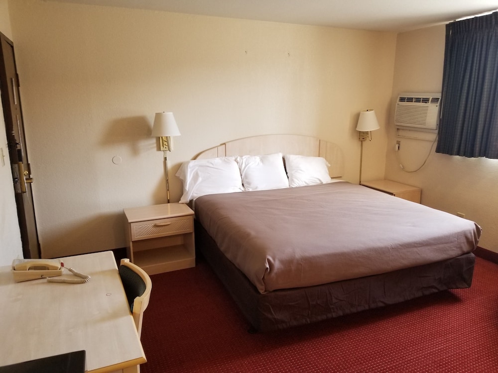 Americas Stay Inn - photo 12