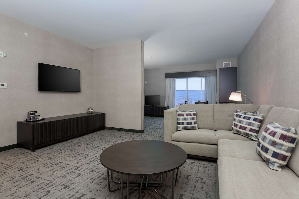 DoubleTree by Hilton Evansville - photo 24