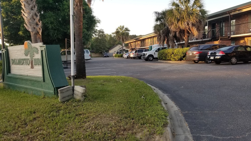 Palmetto Inn - photo 25