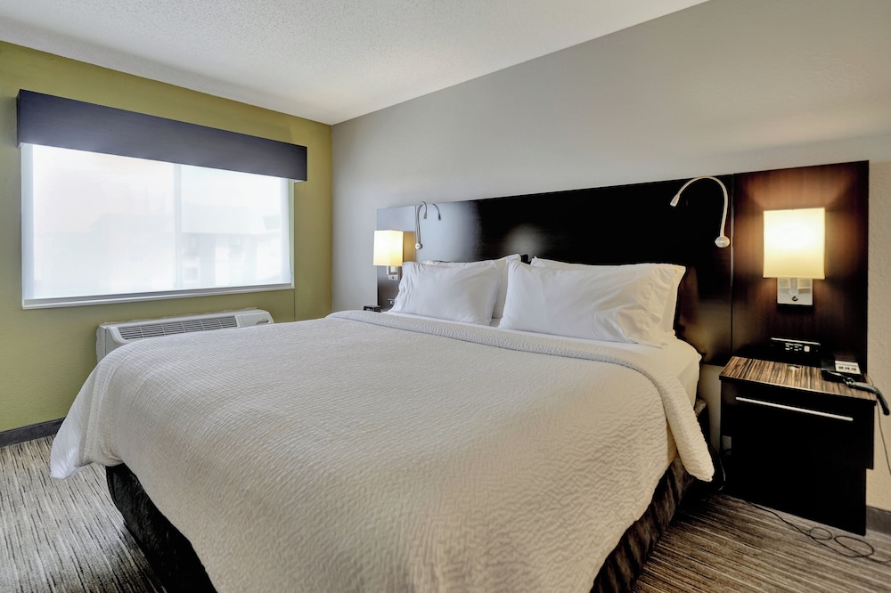 Holiday Inn Express Hotel & Suites Beatrice by IHG - photo 25
