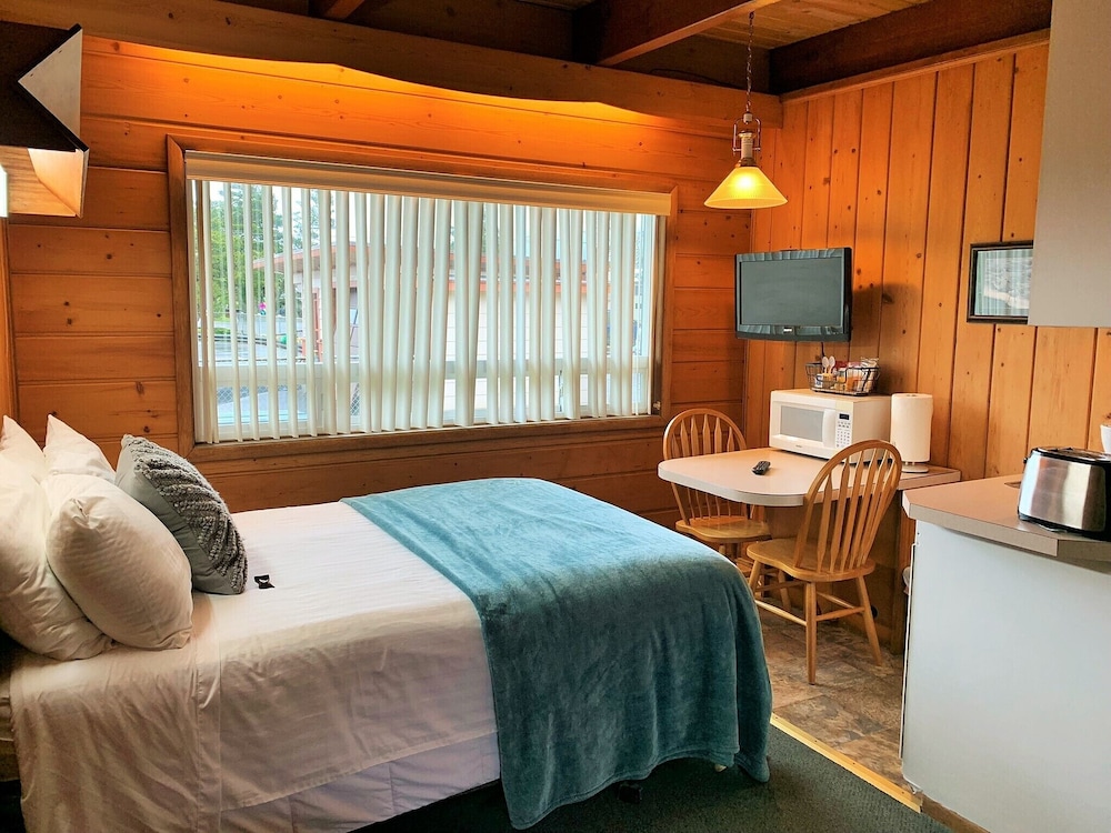 Breakers Boutique Inn - photo 16