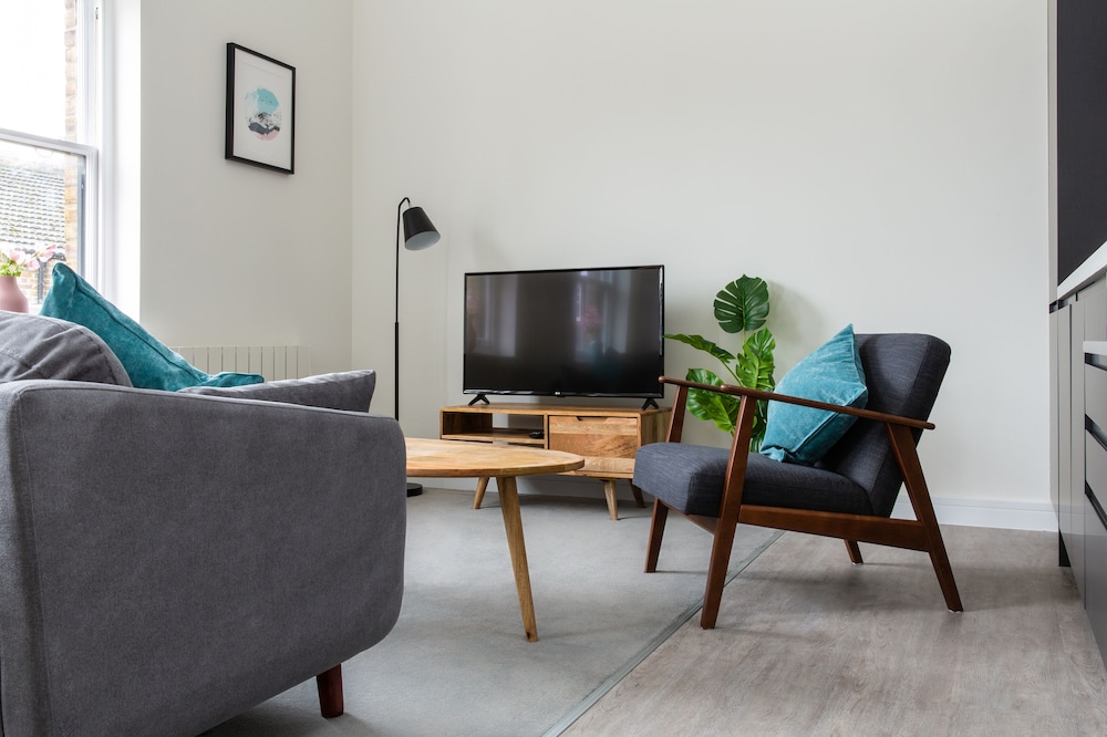 Queens Park by Viridian Apartments — 4-Star Luxury Hotel in London, United Kingdom