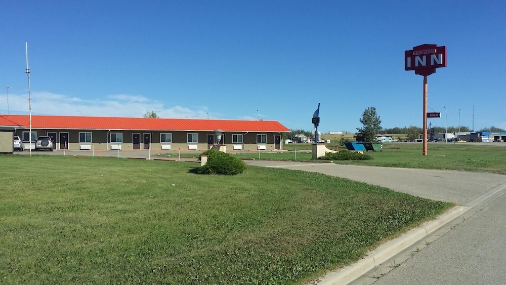 Northern Lights Inn & Suites — hotel in Valleyview
