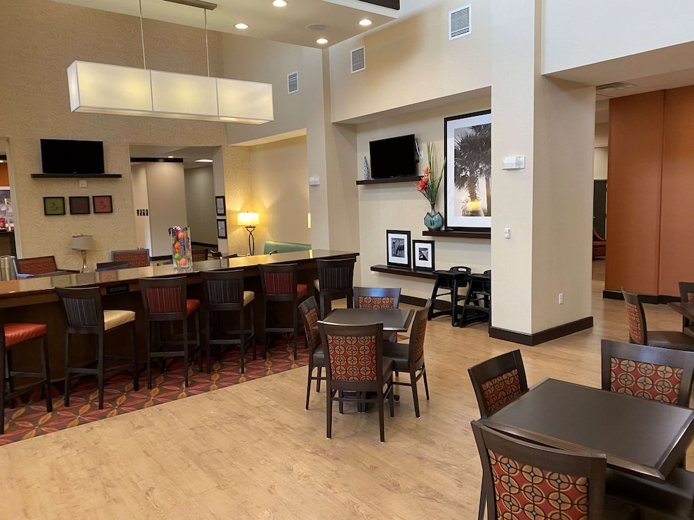 Hampton Inn & Suites Tampa Northwest Oldsmar - photo 32