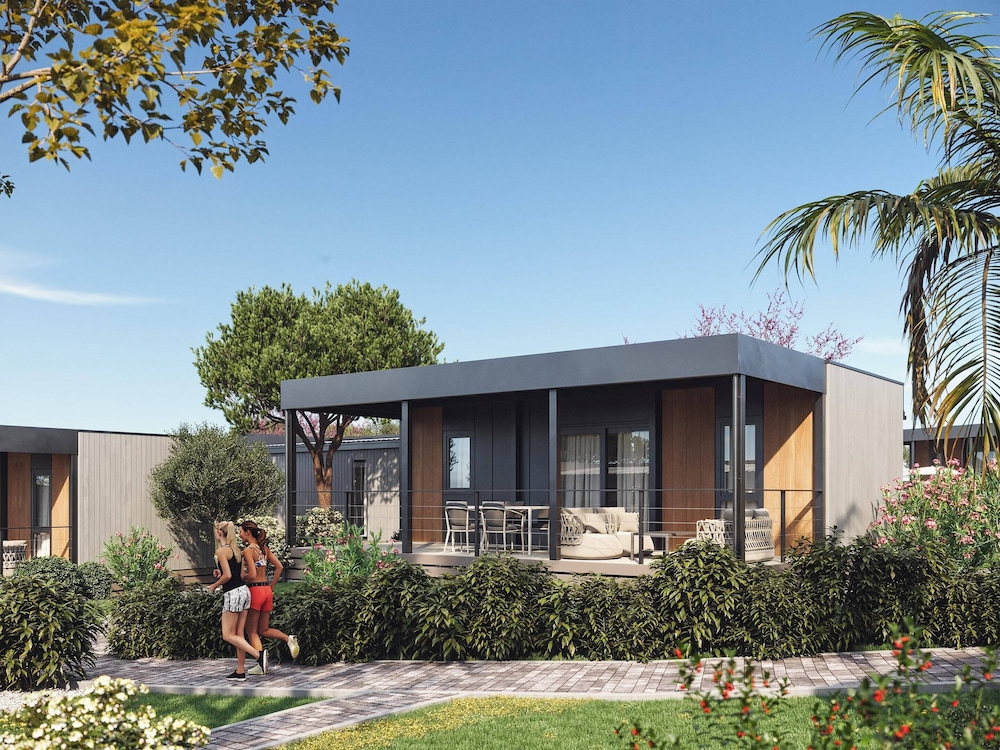 Aminess Planet Camping Holiday Homes Sirena — 4-Star Luxury Hotel in Novigrad, Croatia