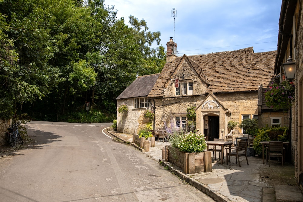 The White Hart - carbon neutral hotel in Chippenham