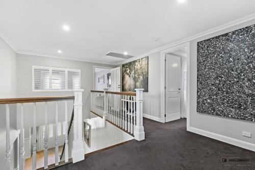 New Haven Eiffel Tower Suite — Banksia Beach — photo 5