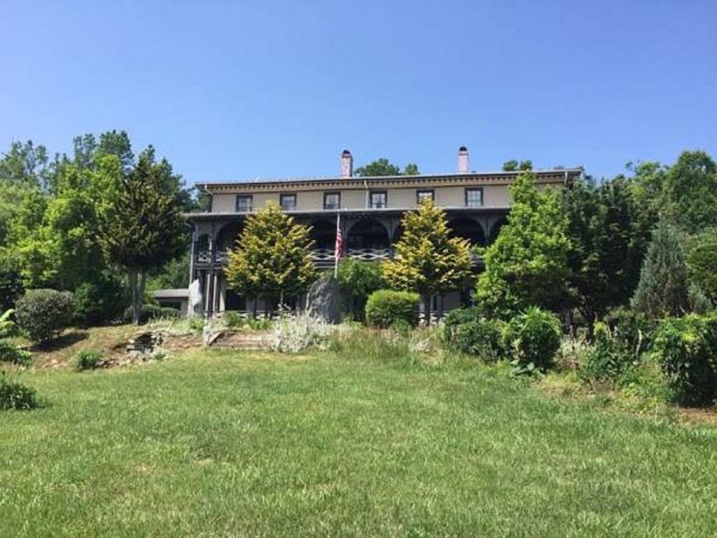 Mansouri Mansion — Flat Rock