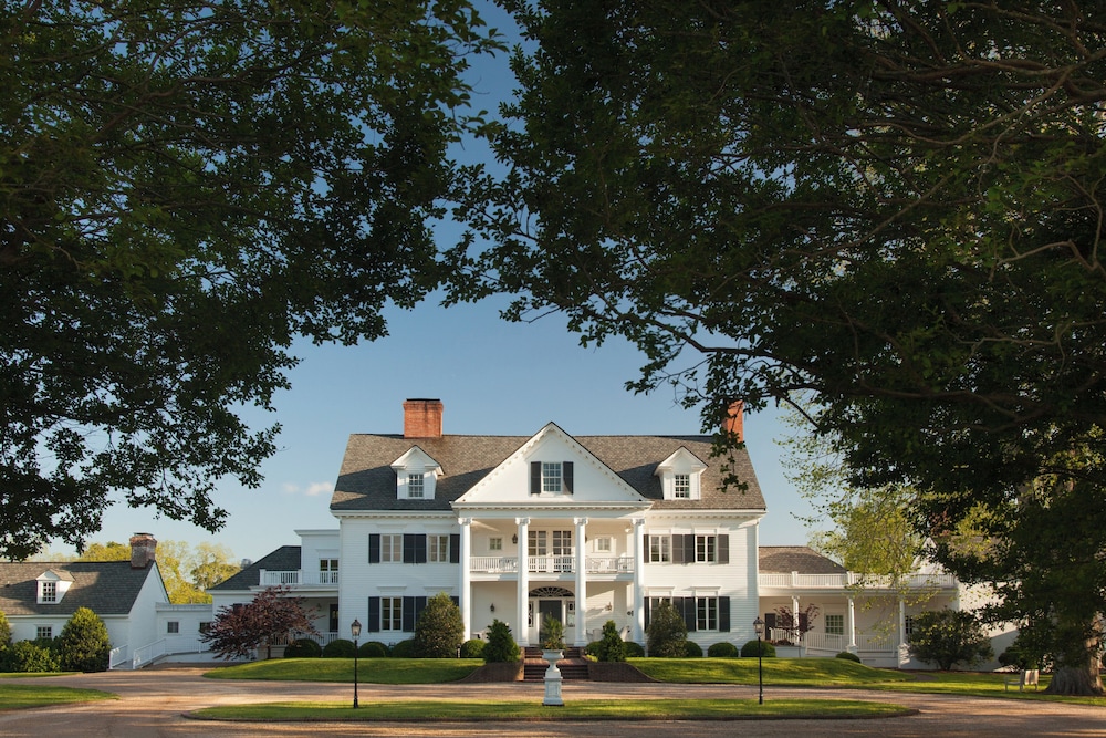 Inn at Warner Hall — 5-Star Luxury Hotel in Gloucester, United States
