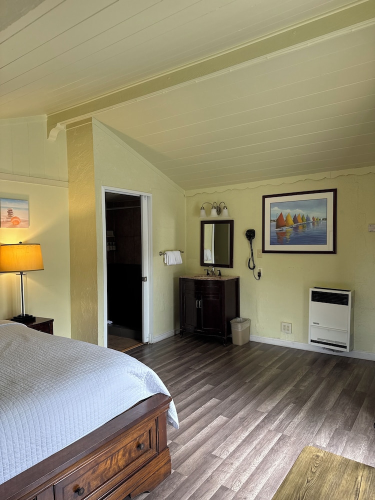 Carmel Resort Inn - photo 38