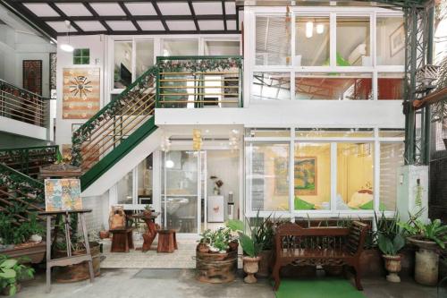 Golden V Grandeuria Unit E — 4-Star Luxury Hotel in Malolos, Philippines