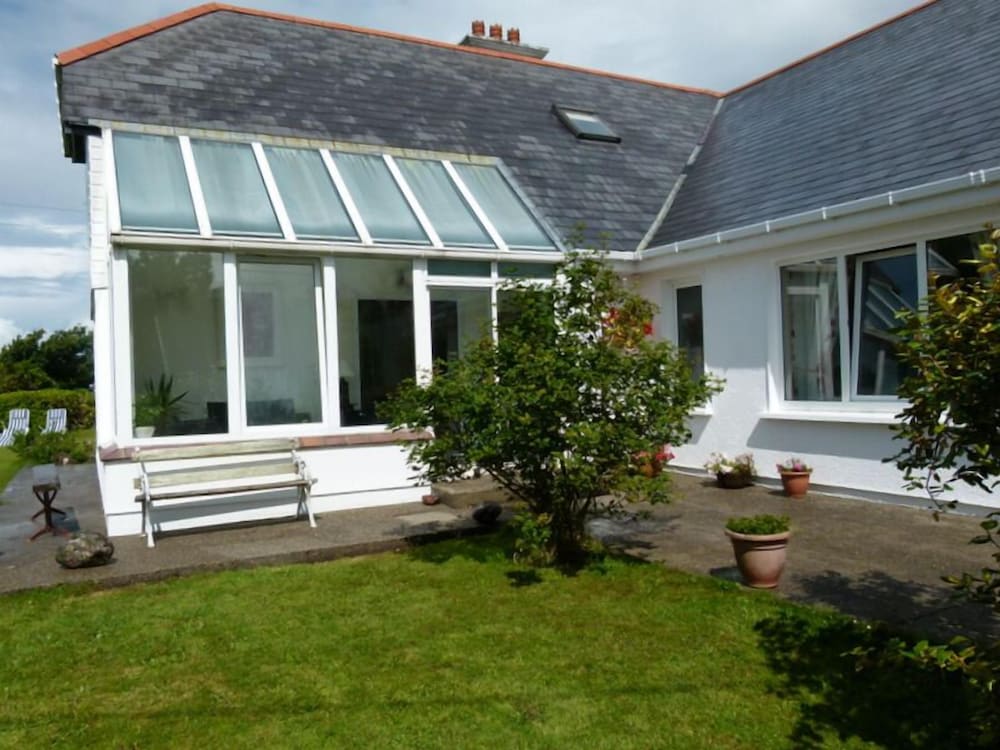 Ocean Lodge B&B — 4-Star Luxury Hotel in Gaillimh, Republic of Ireland