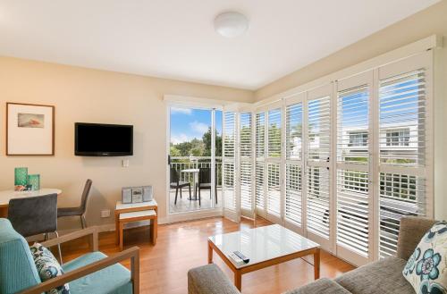 The Pool Resort Kingscliff 2br Dual Key And 1br Holiday Management Co — Kingscliff