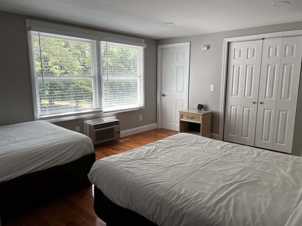 Captains Quarters Motel & Conference Center - photo 13