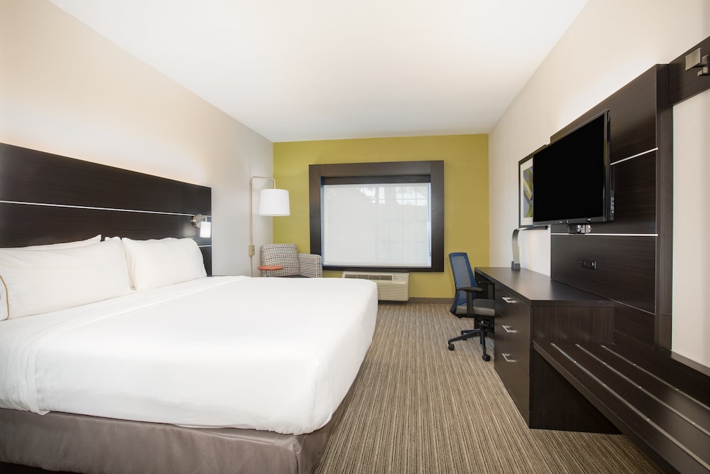Holiday Inn Express Hotel & Suites Ft. Collins by IHG - photo 10
